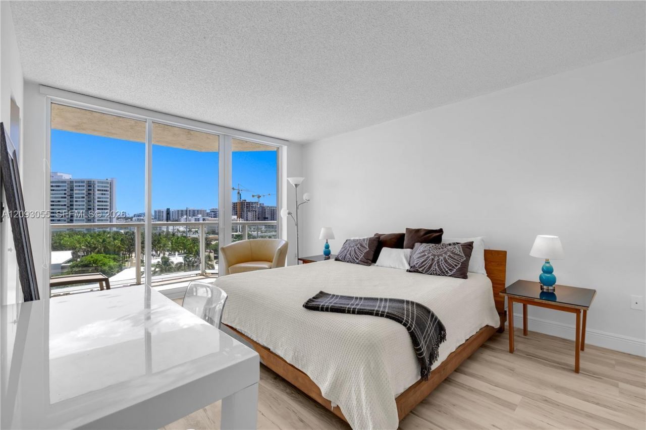 7330 Ocean Ter , Unit 10-A, Miami Beach, FL 33141 Photo