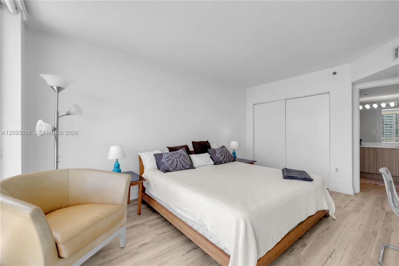 7330 Ocean Ter , Unit 10-A, Miami Beach, FL 33141 Photo