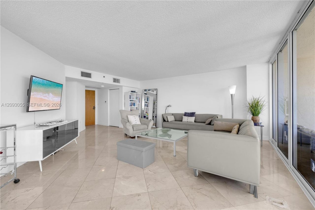 7330 Ocean Ter , Unit 10-A, Miami Beach, FL 33141 Photo