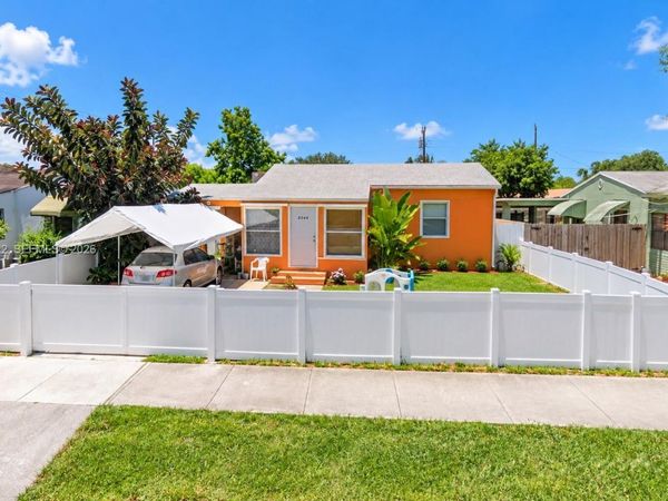 2343 Mckinley St, Hollywood, FL 33020