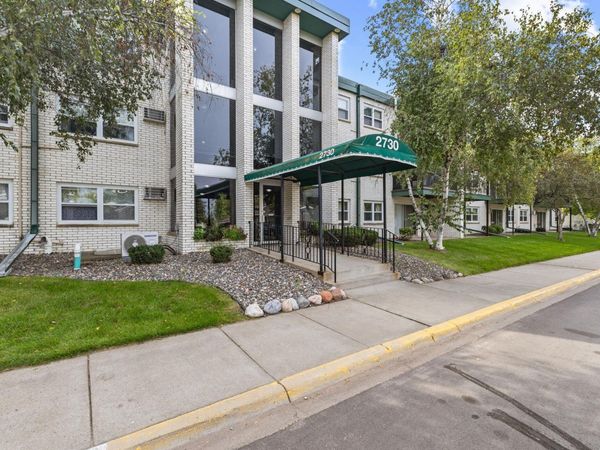 2730 Dale Street N, Unit D305, Roseville, MN 55113