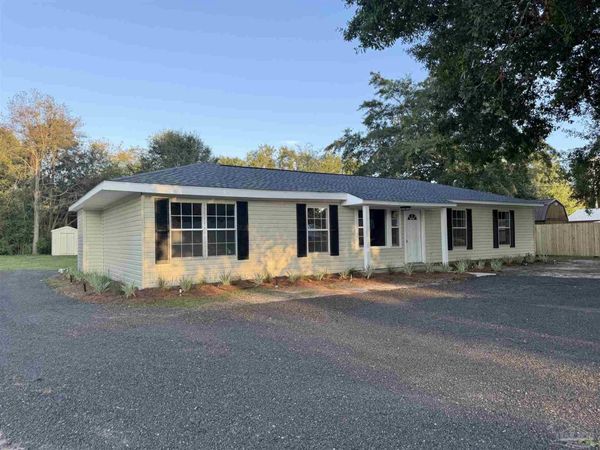 217 7th Ave, Atmore, AL 36502