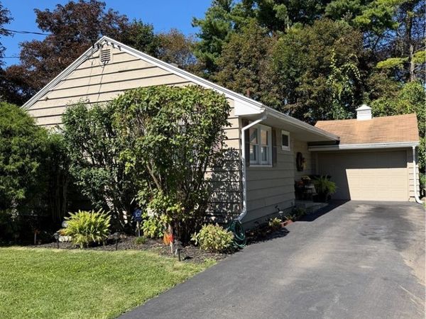 201 Harding Place , Syracuse, NY 13205