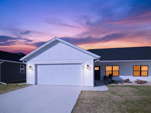 968 Bell Circle, Arlington, WI 53911