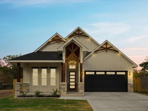 2312 25th Street , Fort Worth, TX 76164