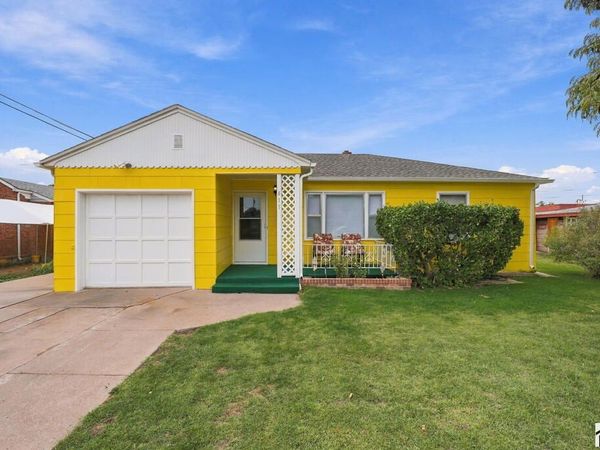 411 Kenwood Dr, Pueblo, CO 81004