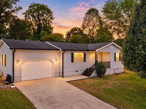 170 S Burress Lane, Jacksboro, TN 37757