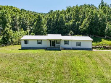 381 Hinkle Branch Road, Flat Lick, KY 40935