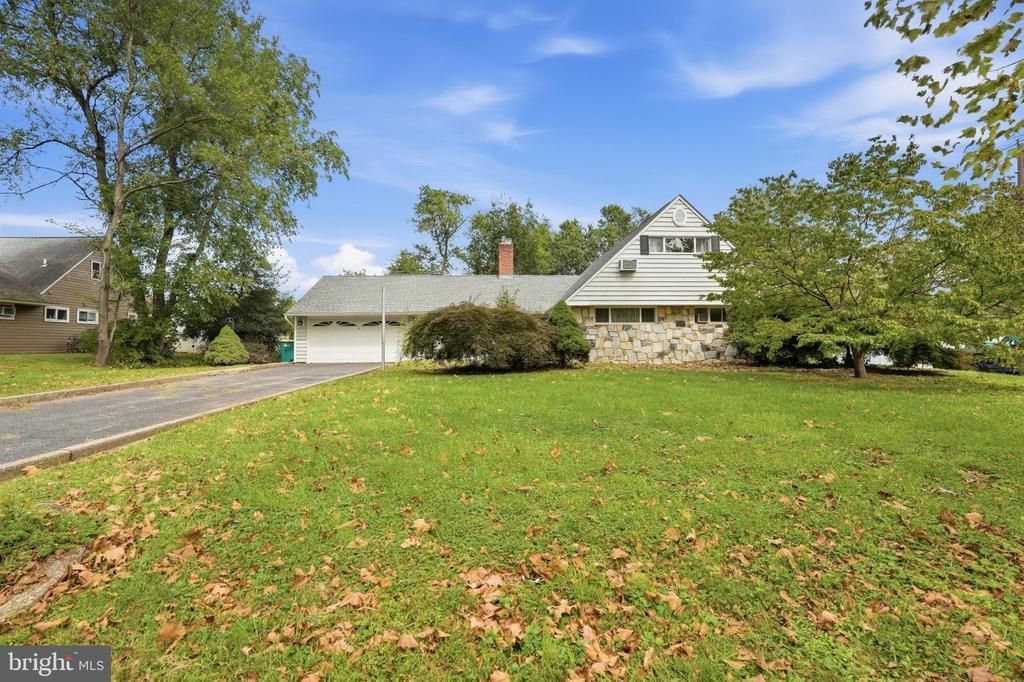 6 SECKELPEAR ROAD , LEVITTOWN, PA 19056