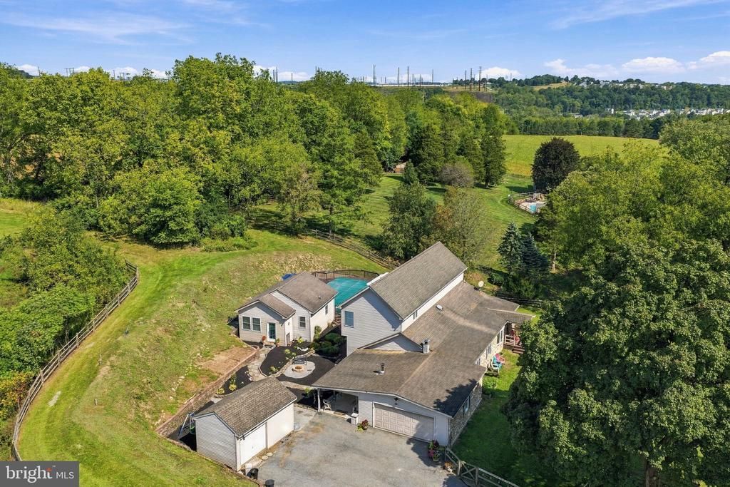 1255 CLEARVIEW ROAD , COPLAY, PA 18037