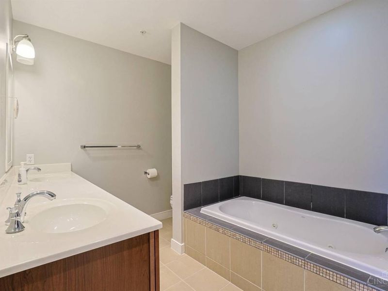 9348 Towne Square Avenue, Unit 15, Blue Ash, OH 45242 Photo 21