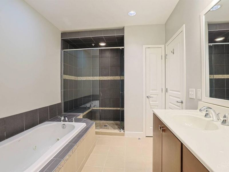 9348 Towne Square Avenue, Unit 15, Blue Ash, OH 45242 Photo 22