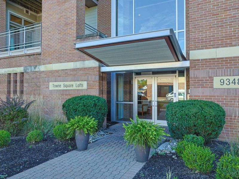 9348 Towne Square Avenue, Unit 15, Blue Ash, OH 45242 Photo 4