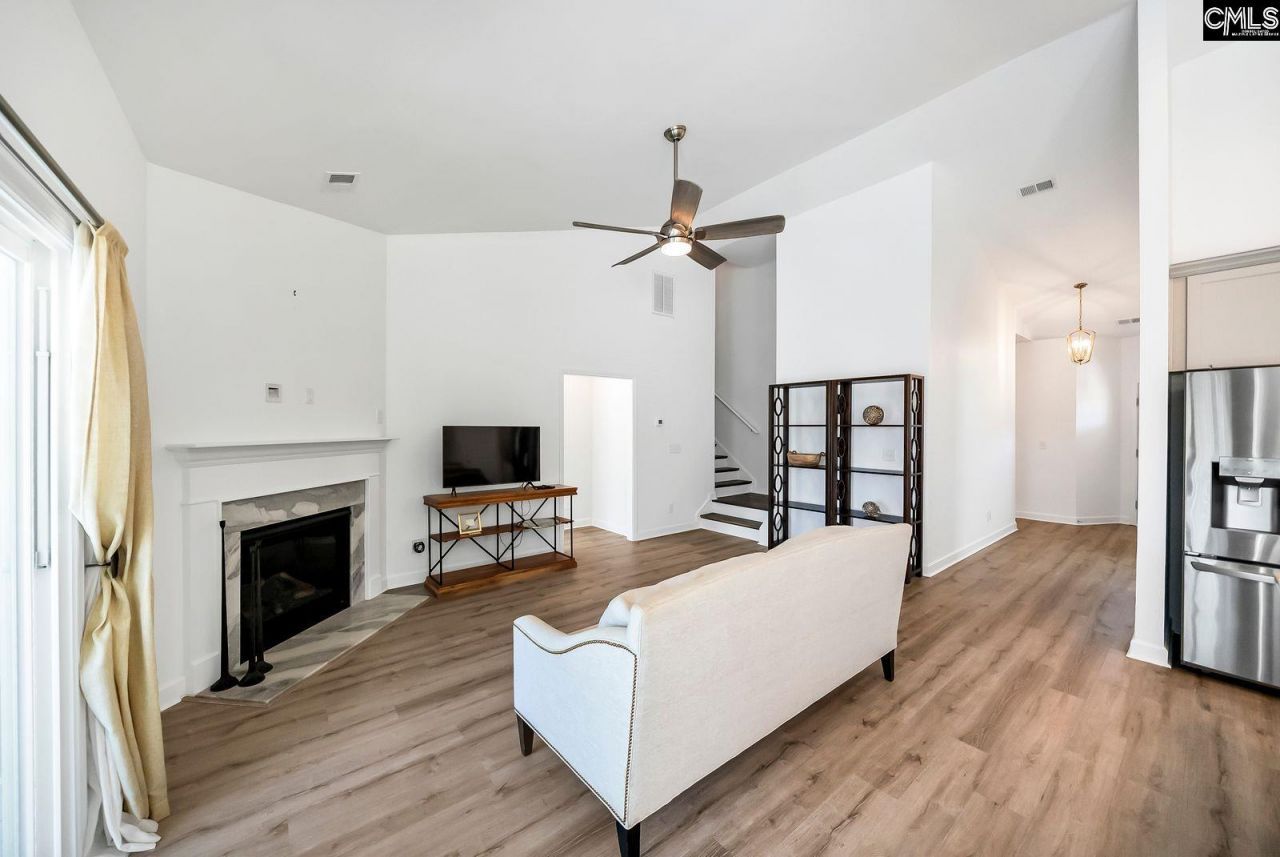 105 Somerset Court Photo 11
