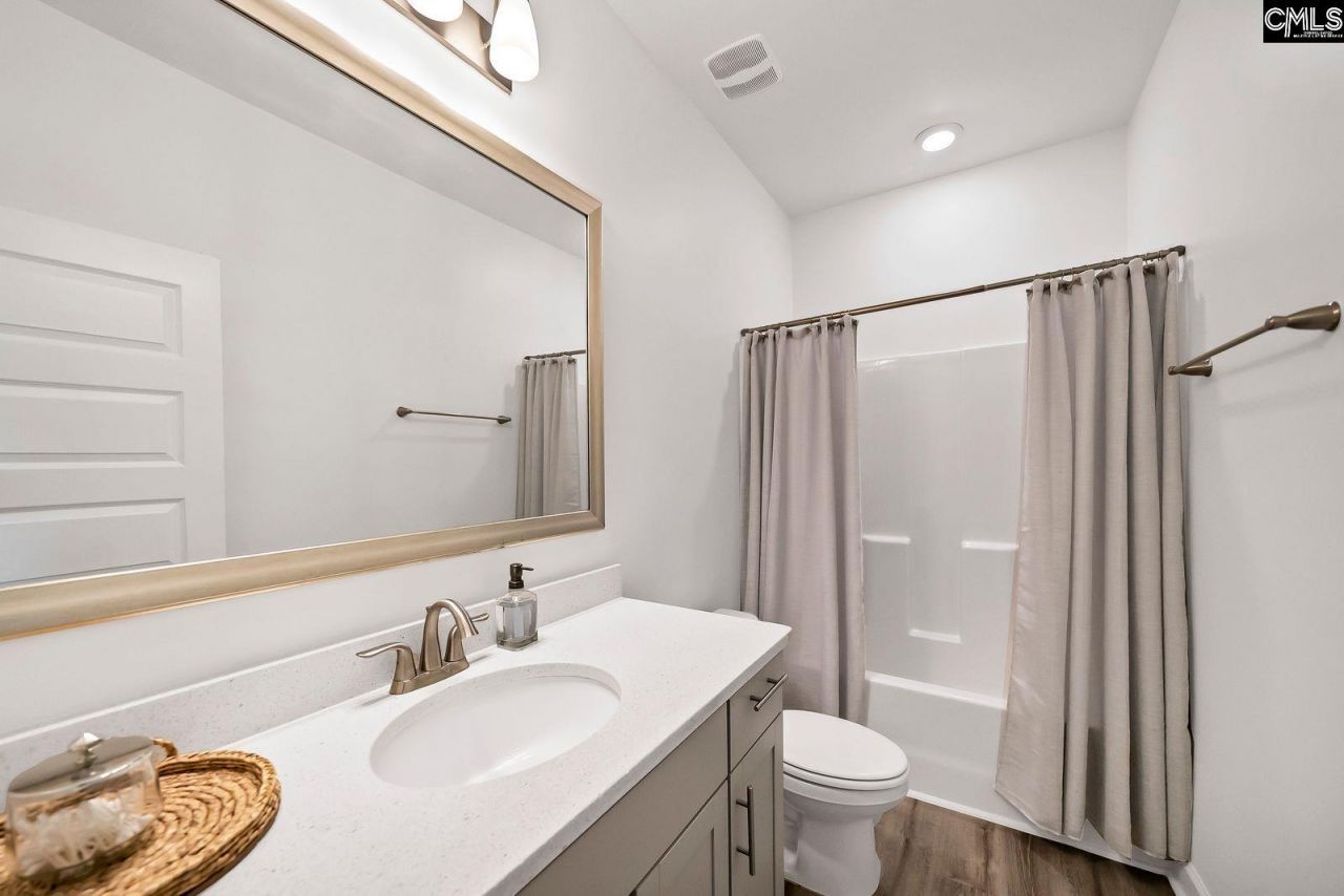 105 Somerset Court Photo 22