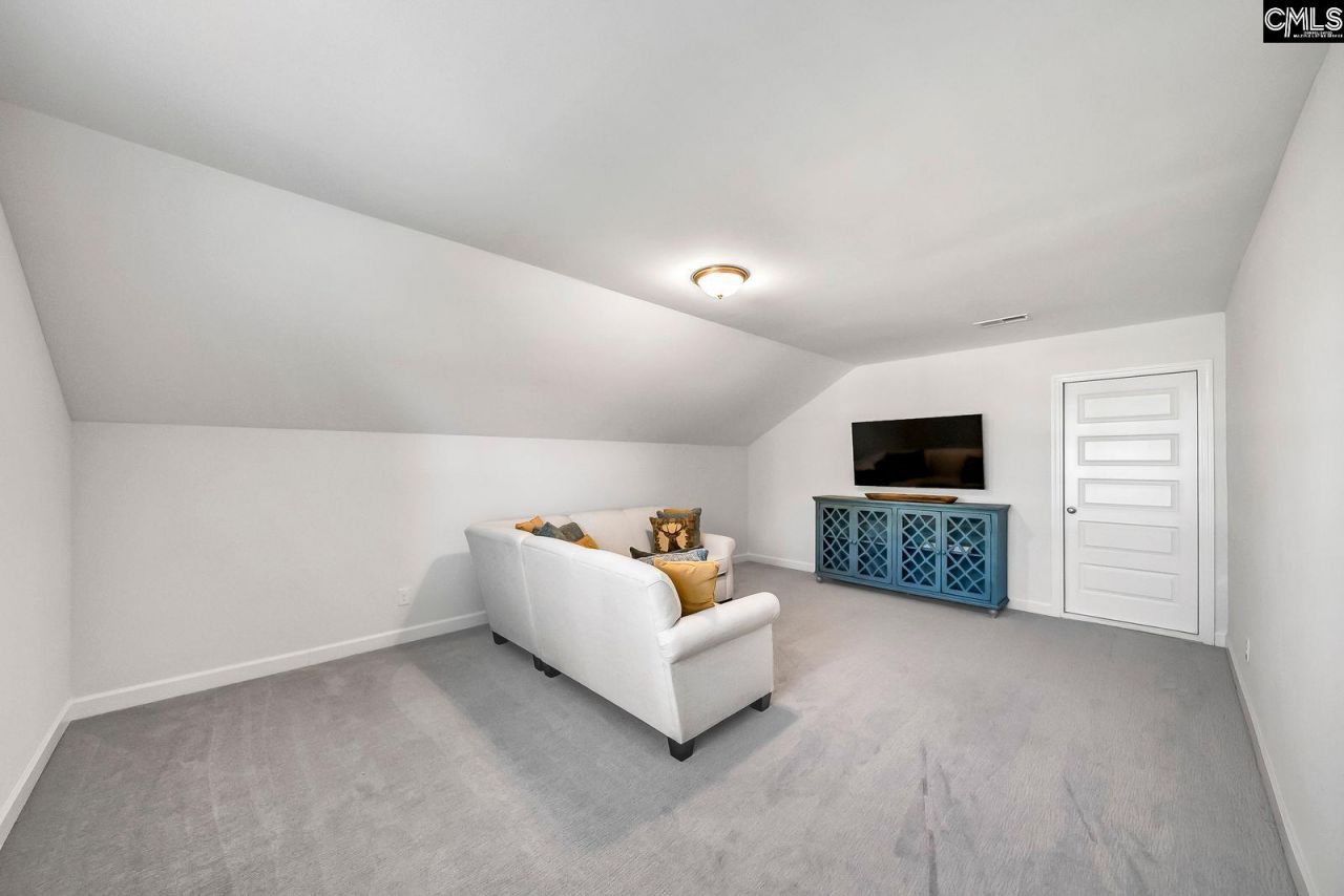 105 Somerset Court Photo 27