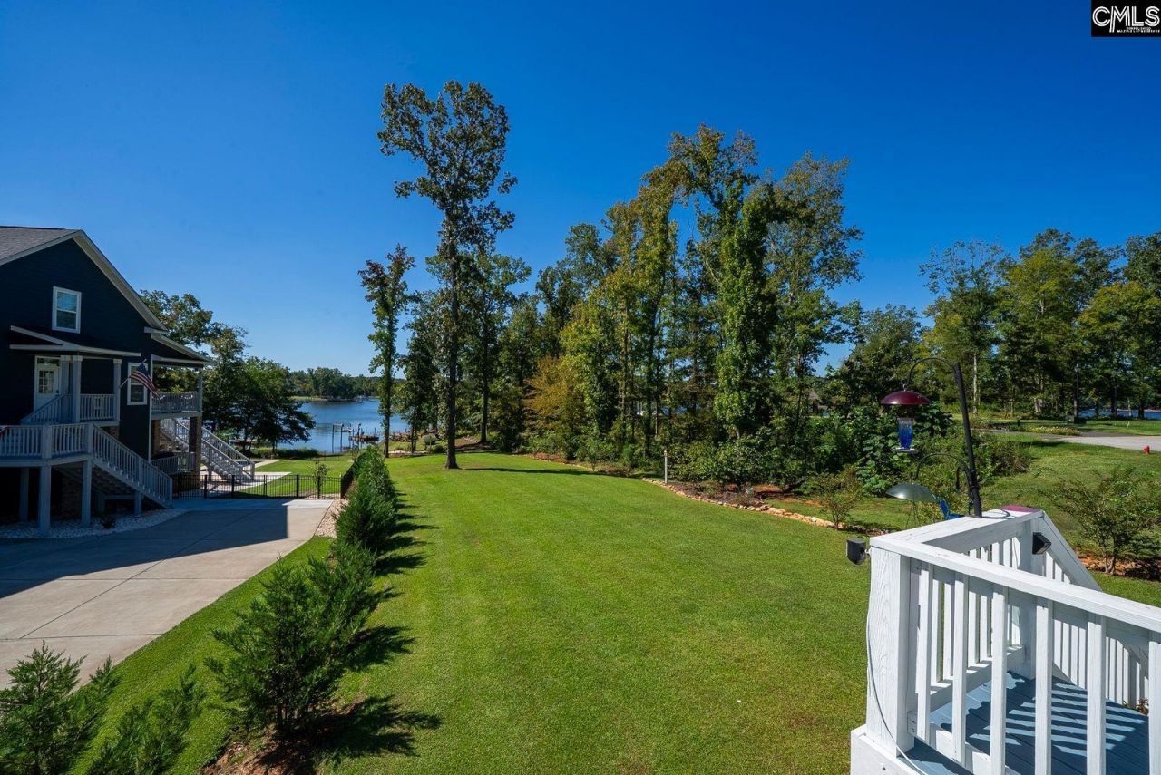 105 Somerset Court Photo 31