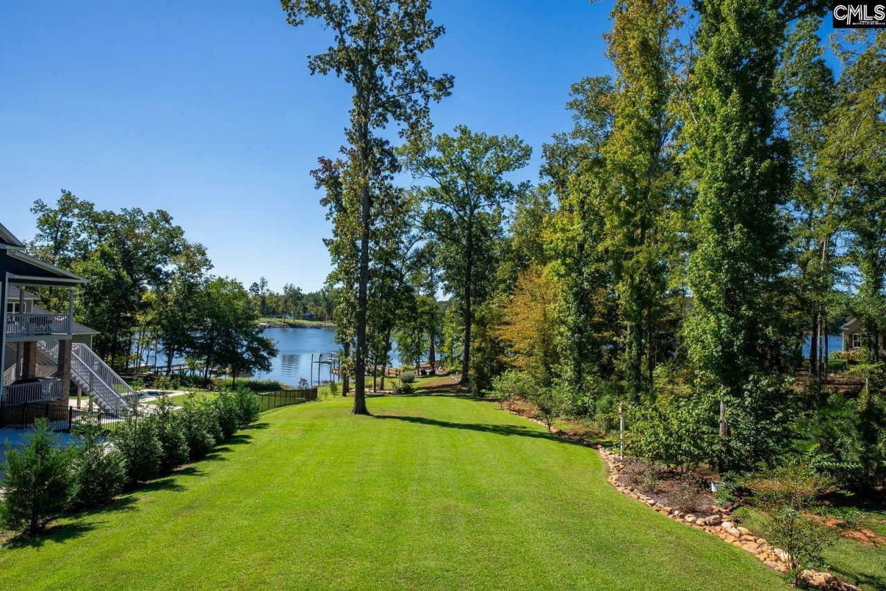 105 Somerset Court Photo 33