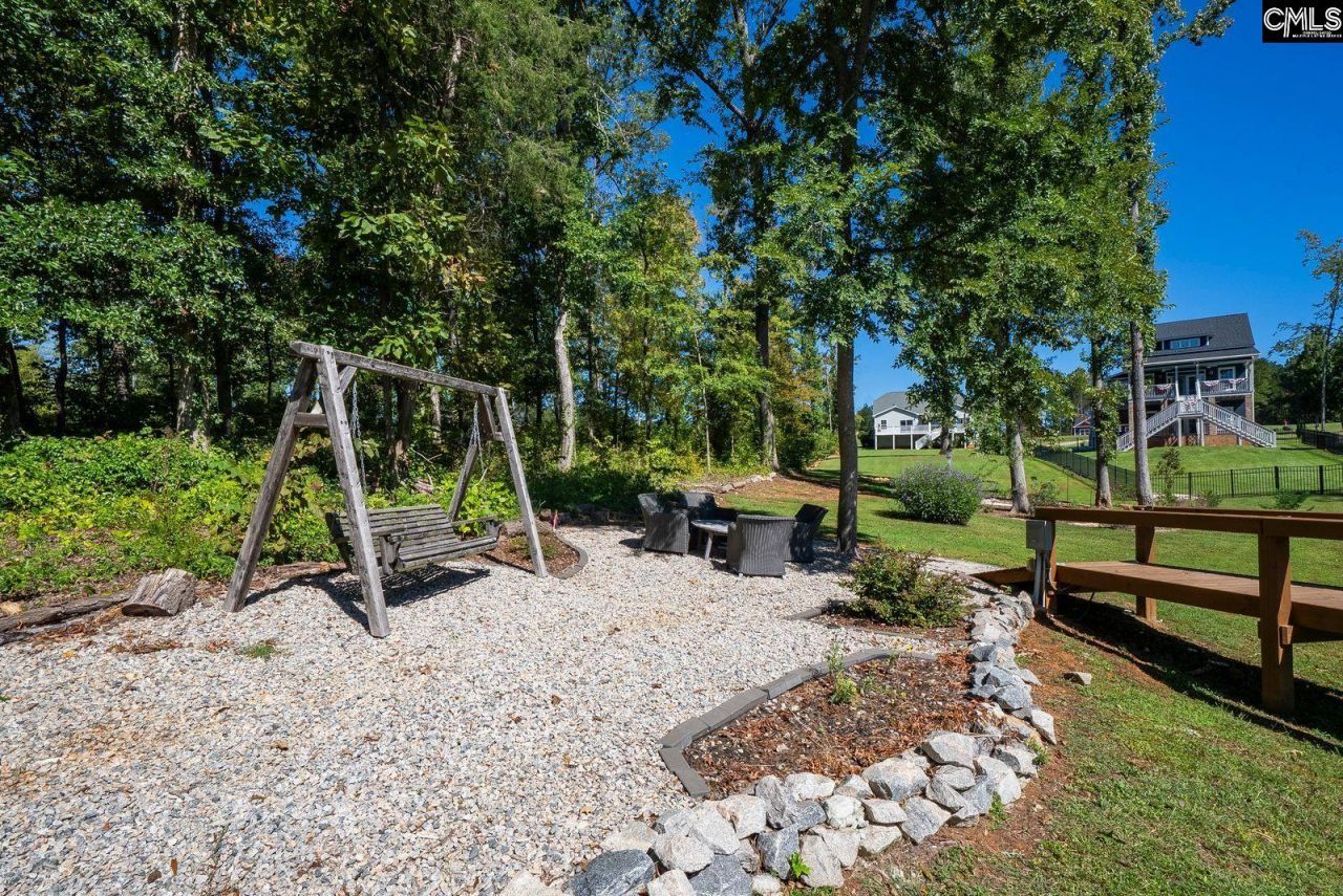 105 Somerset Court Photo 37