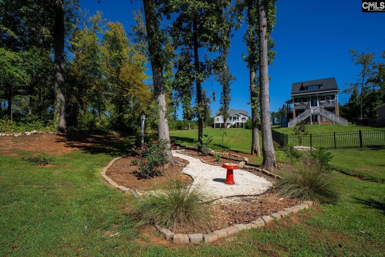 105 Somerset Court Photo 38