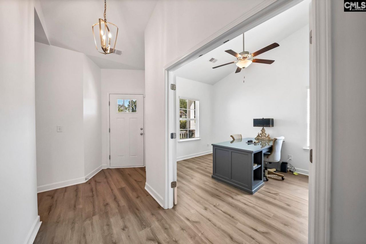 105 Somerset Court Photo 4