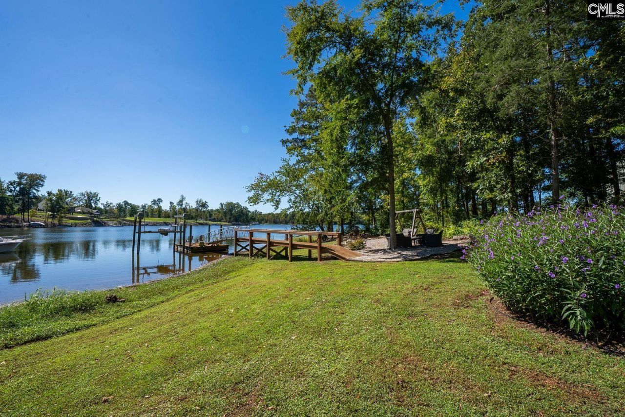 105 Somerset Court Photo 41