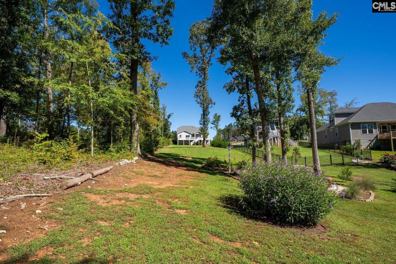 105 Somerset Court Photo 49