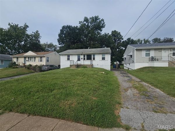 2209 Burns Avenue , St Louis, MO 63114
