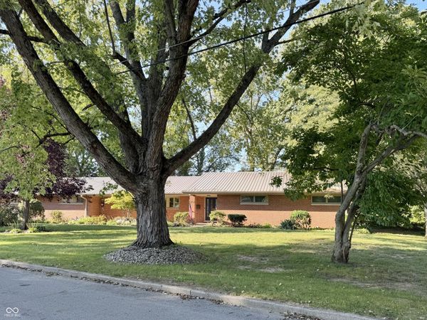 804 North Street , Chesterfield, IN 46017