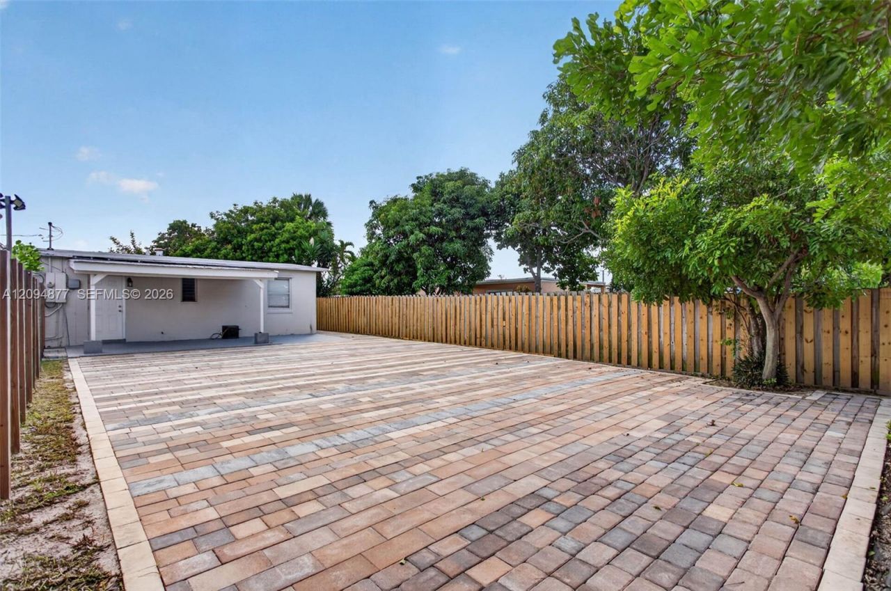 5197 NE 14th Ave, Pompano Beach, FL 33064 Photo