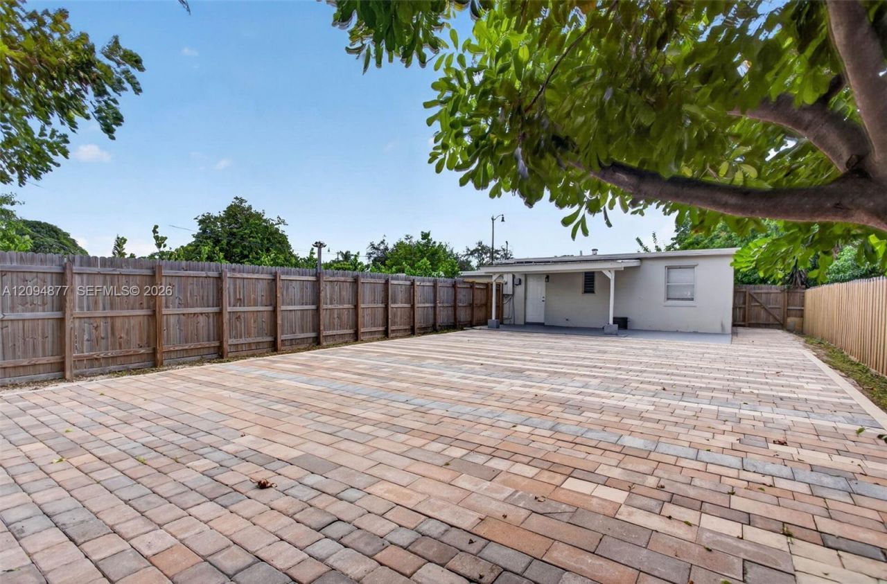 5197 NE 14th Ave, Pompano Beach, FL 33064 Photo