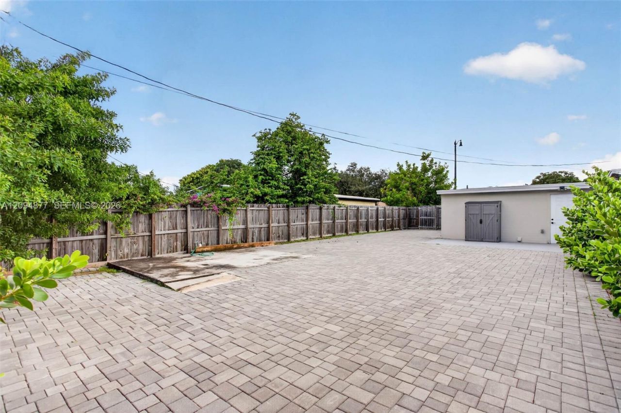 5197 NE 14th Ave, Pompano Beach, FL 33064 Photo