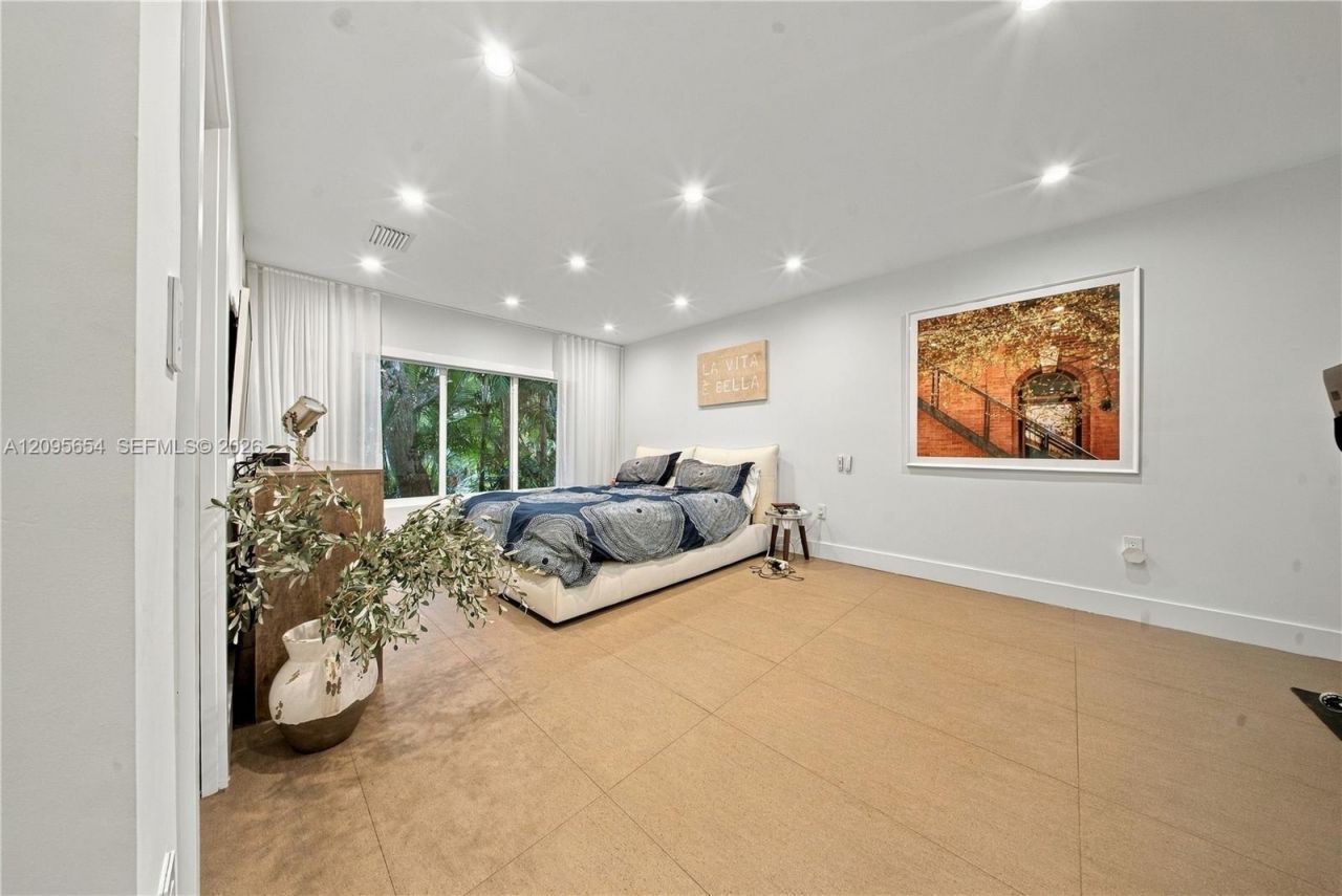 3680 Battersea Rd , Miami, FL 33133 Photo