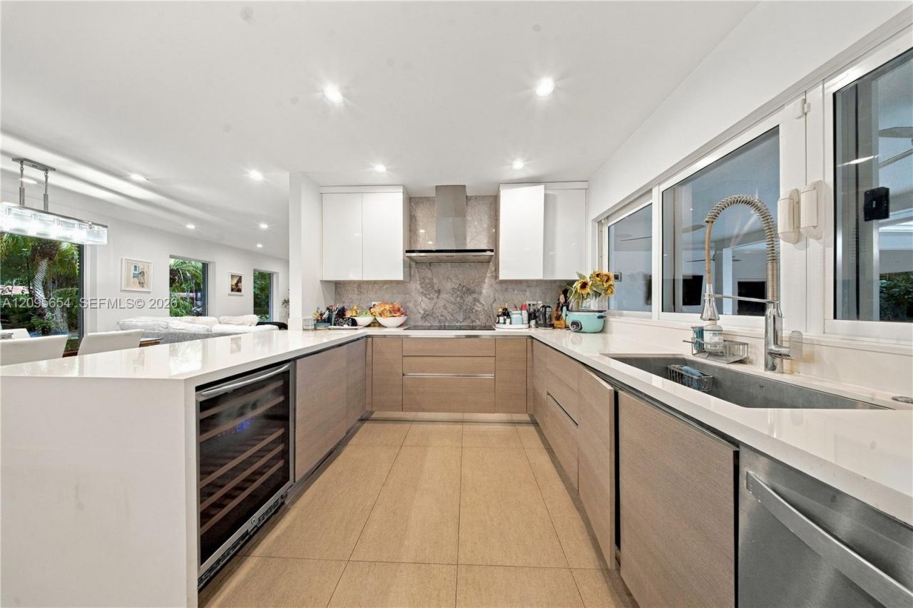 3680 Battersea Rd , Miami, FL 33133 Photo