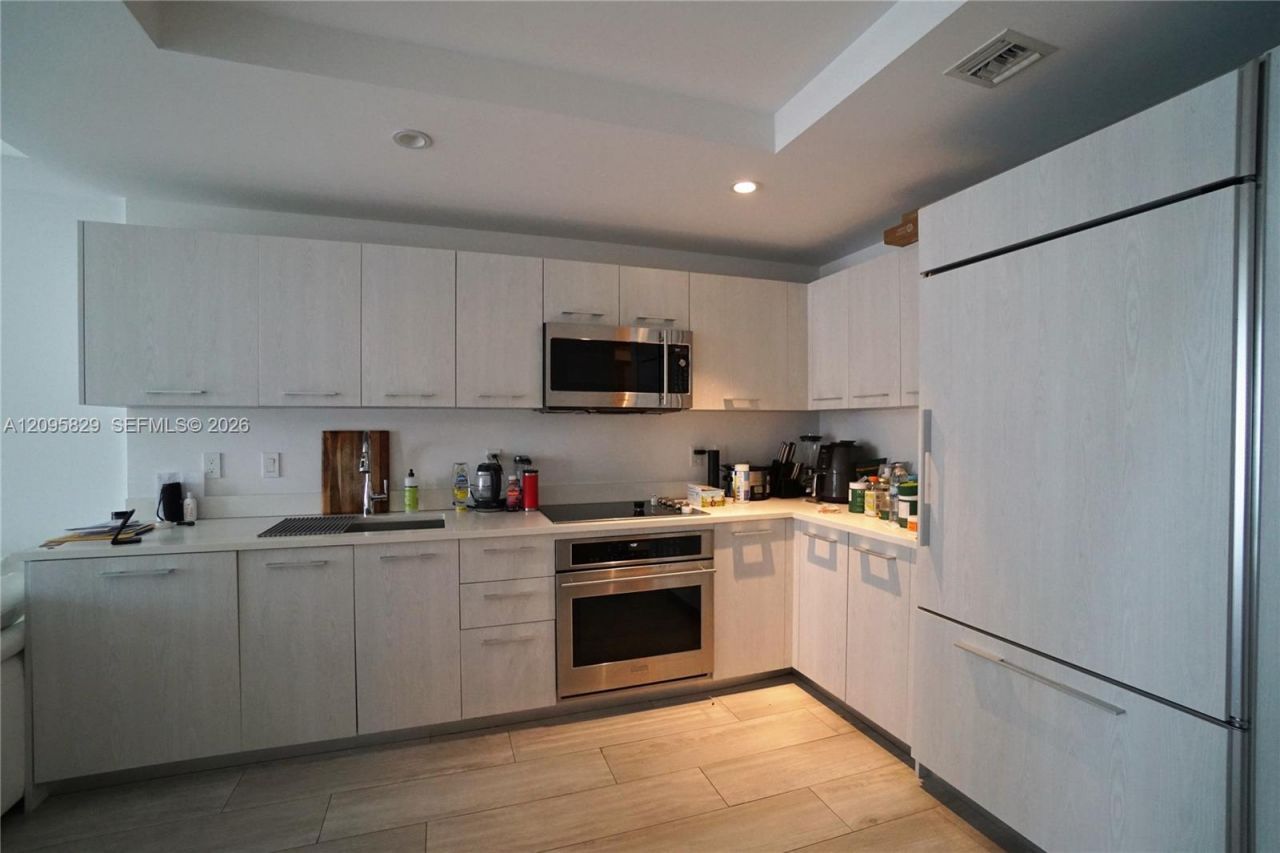 55 SW 9th St, Unit 1405, Miami, FL 33130 Photo