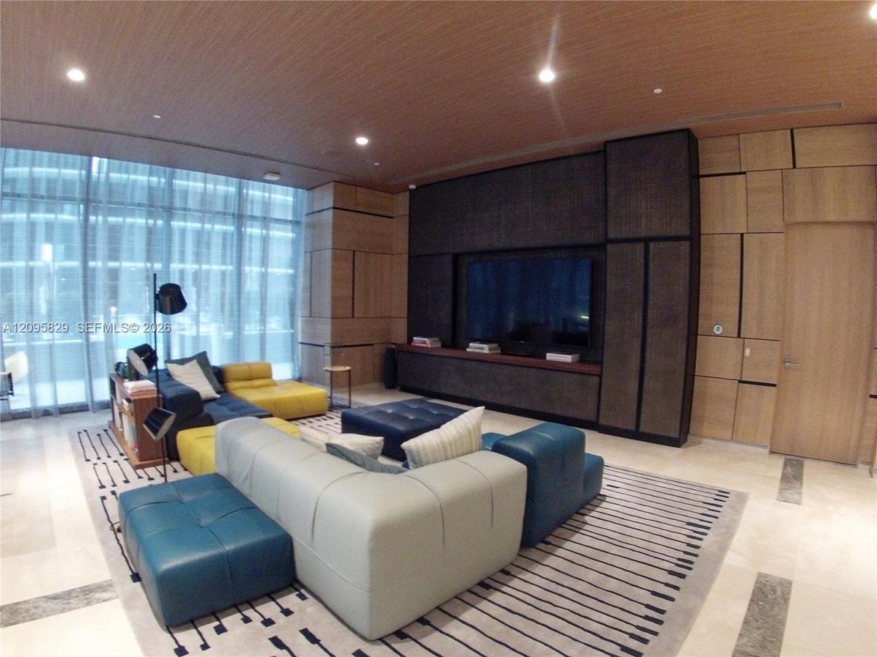 55 SW 9th St, Unit 1405, Miami, FL 33130 Photo