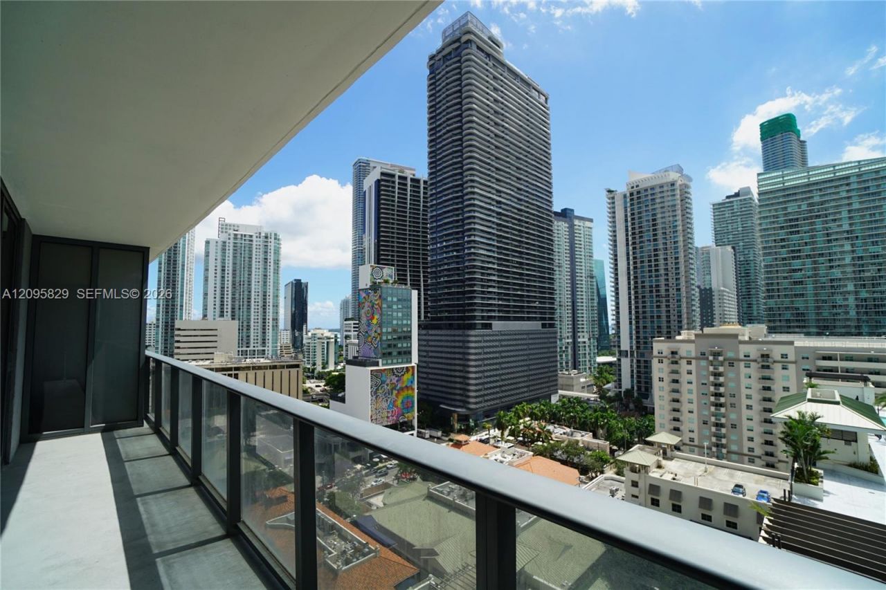 55 SW 9th St, Unit 1405, Miami, FL 33130 Photo
