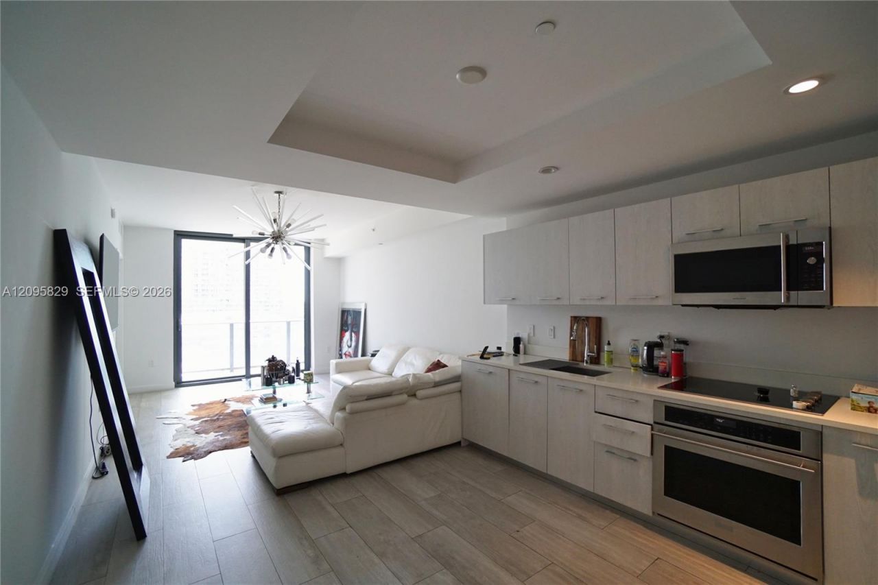 55 SW 9th St, Unit 1405, Miami, FL 33130 Photo