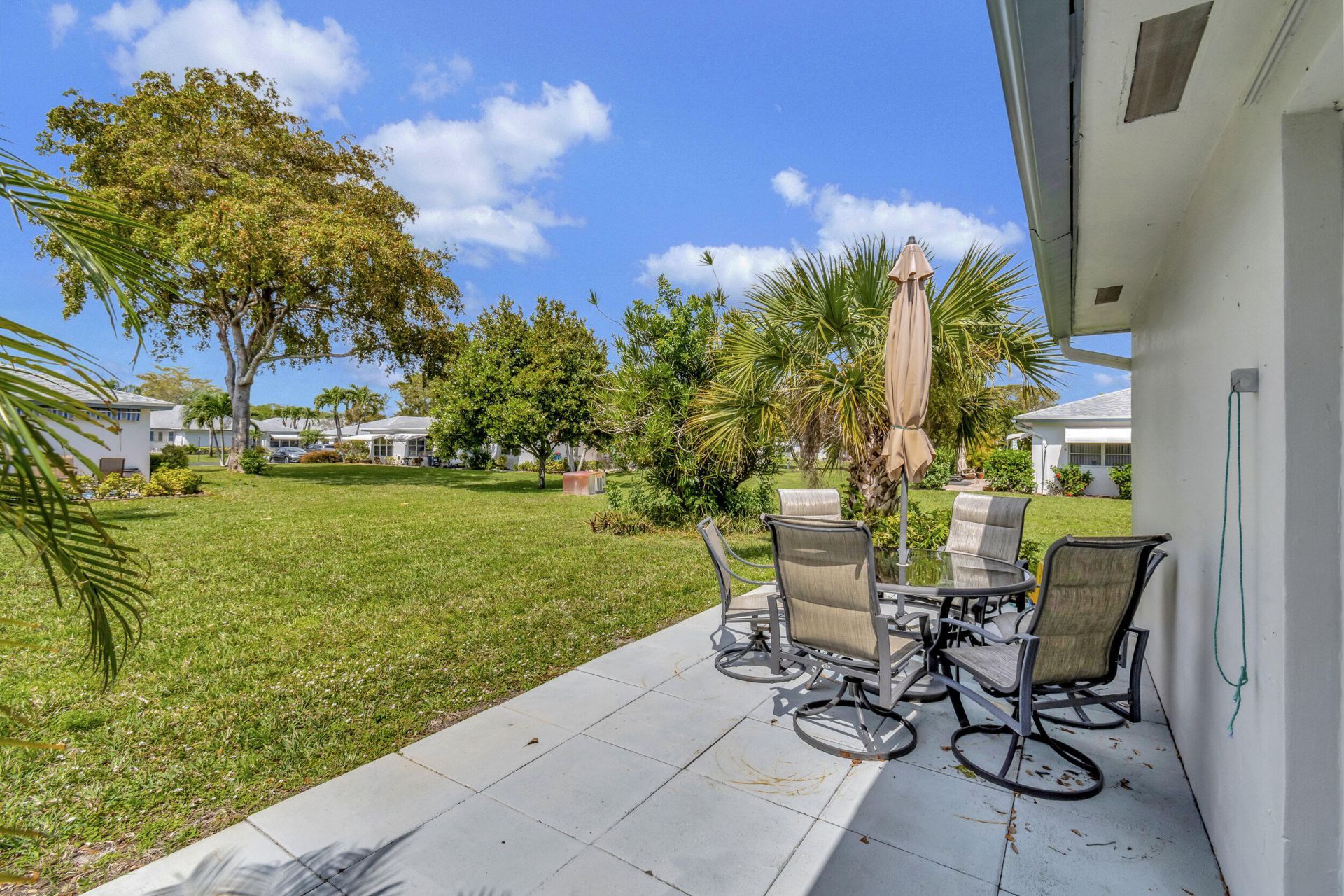1182 S Drive Circle, Unit D, Delray Beach, FL 33445 Photo