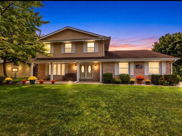 9301 S Sherwood DRIVE, Franklin, WI 53132
