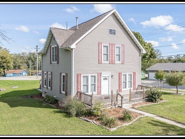 215 E SPRING STREET, New London, WI 54961