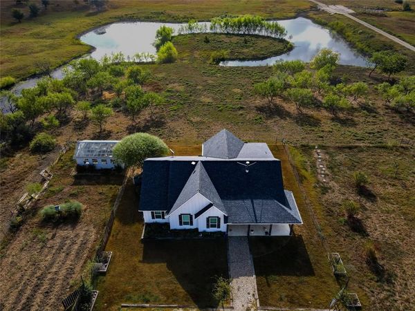 1028 County Road 108 , Buckholts, TX 76518