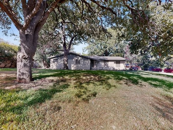 341 Arcadia Street, Hurst, TX 76053