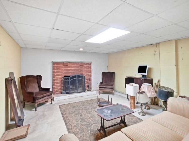 5600 Crawford Drive , Columbus, OH 43229 Photo 14