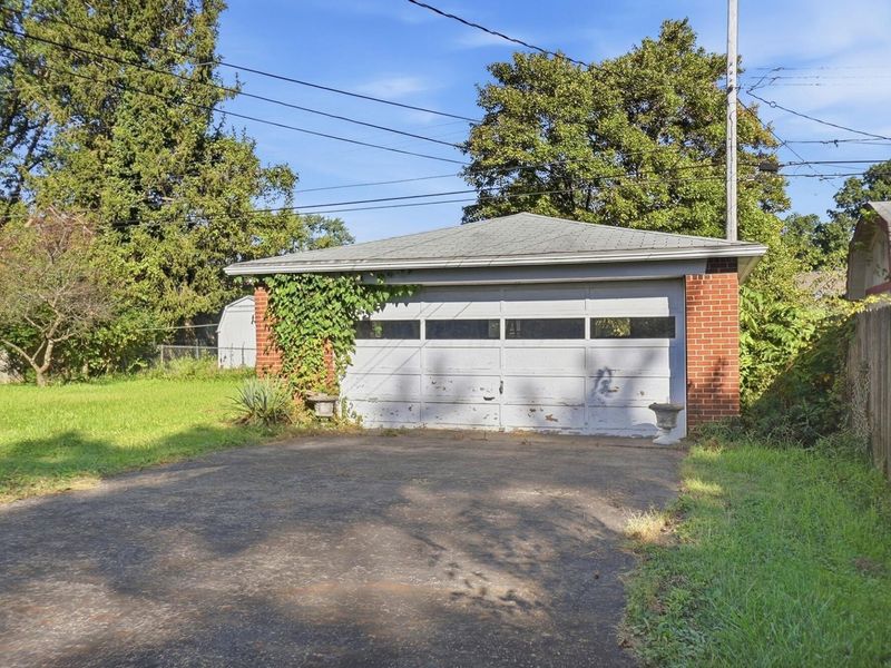 5600 Crawford Drive , Columbus, OH 43229 Photo 24
