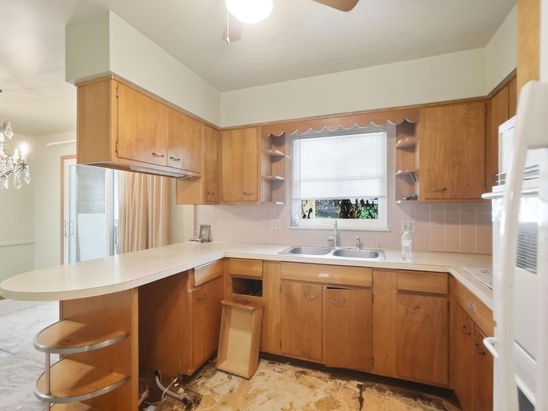 5600 Crawford Drive , Columbus, OH 43229 Photo 7