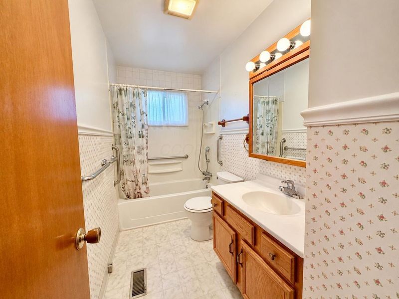 231 Mount Logan Drive, Chillicothe, OH 45601 Photo 6