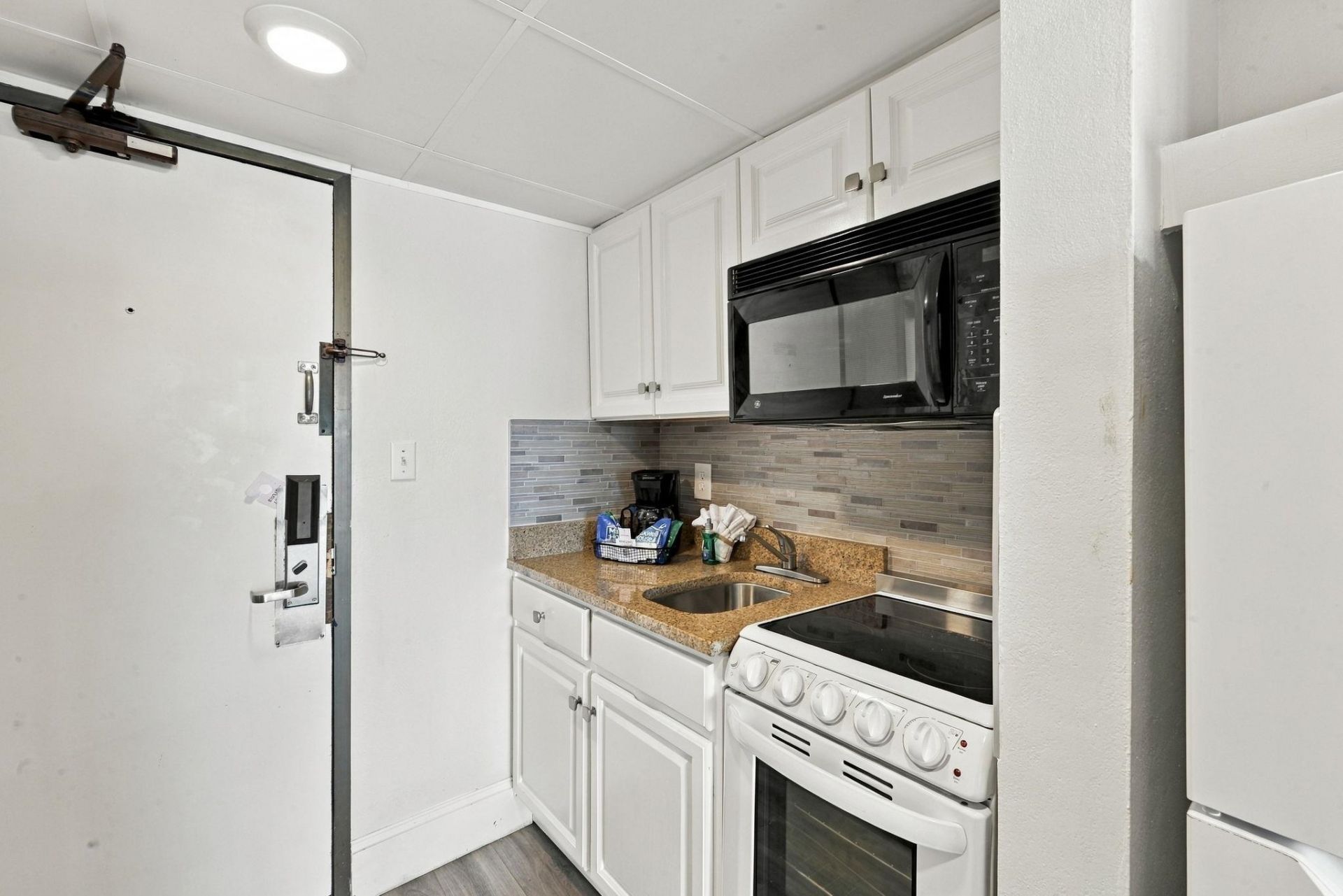 7100 N Ocean Blvd. Photo 16