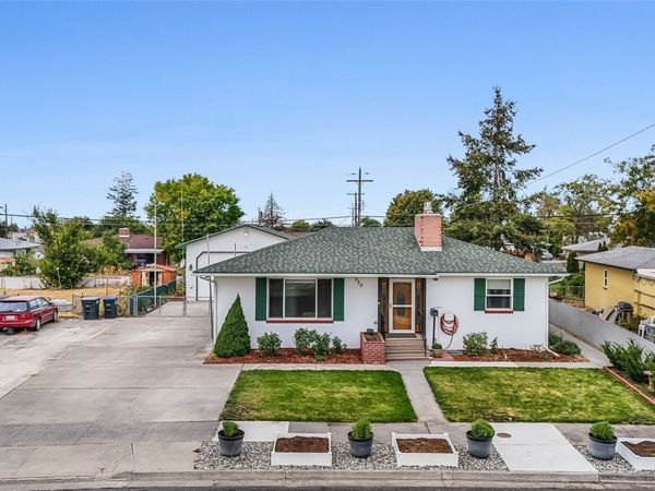 920 S Dahlia Drive , Moses Lake, WA 98837