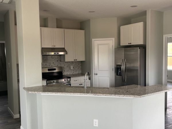604 MUSTANG CIRCLE, Nixon, TX 78140
